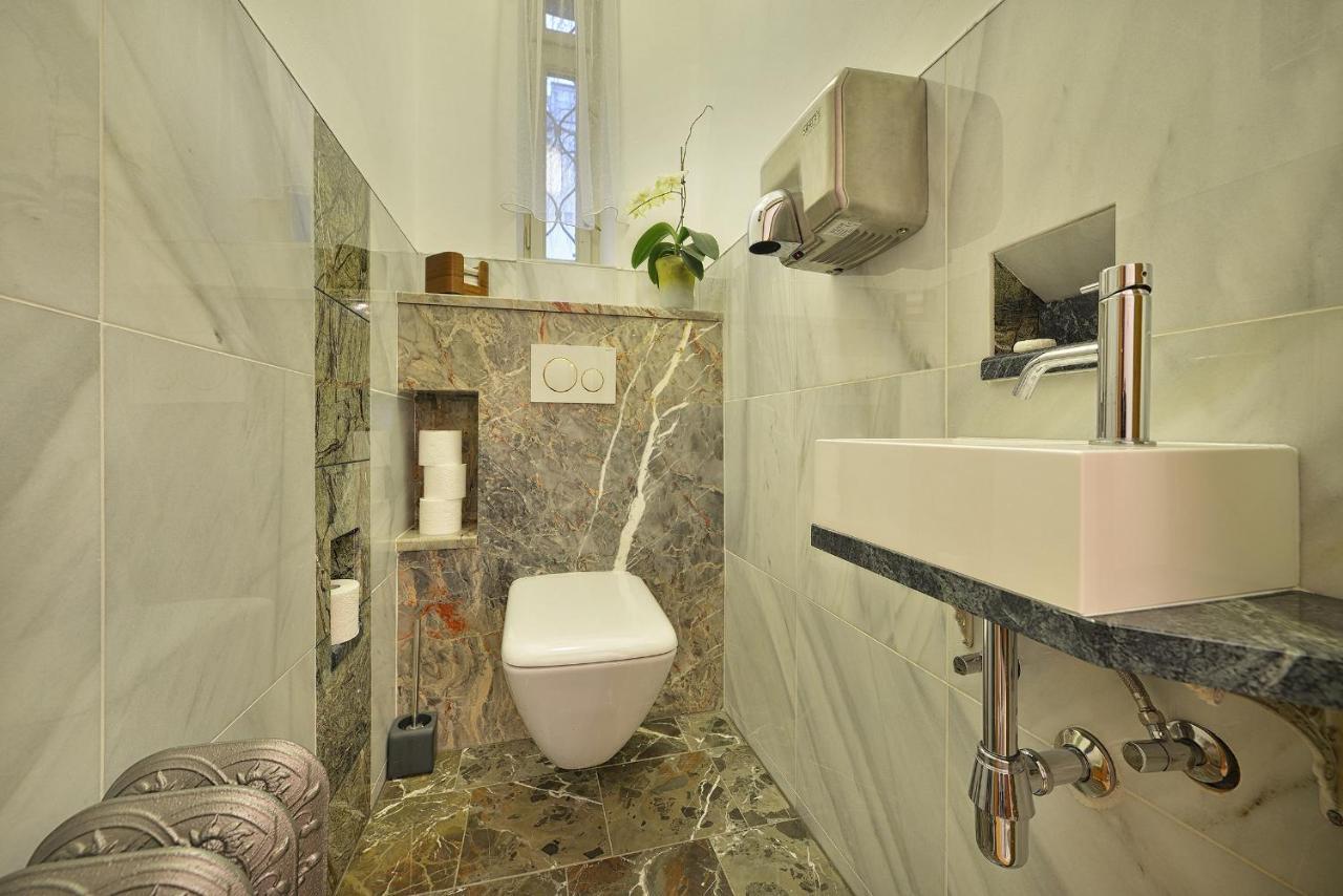 Apartman Dalia Janackovo Nabrezi Prague Luaran gambar