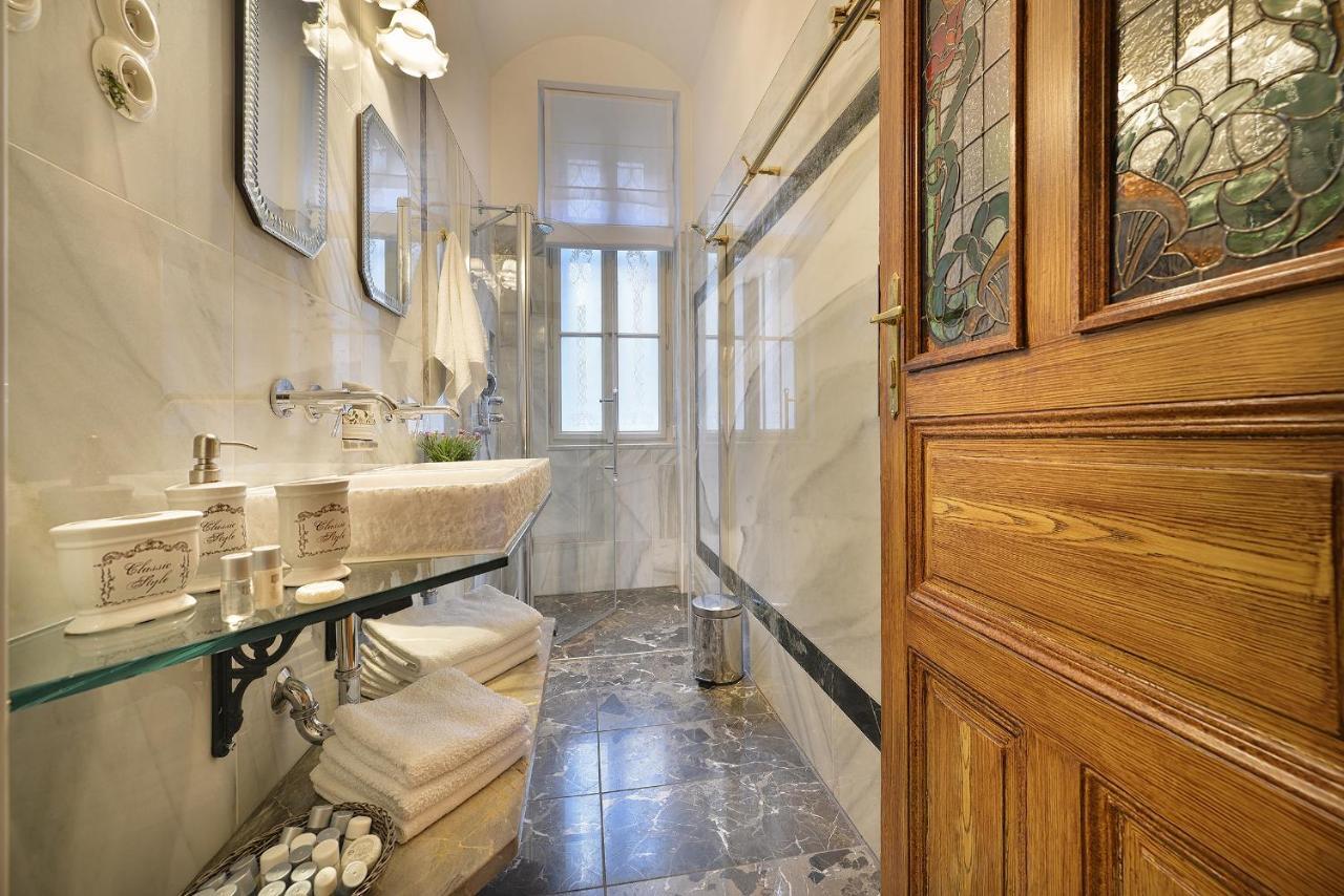 Apartman Dalia Janackovo Nabrezi Prague Luaran gambar