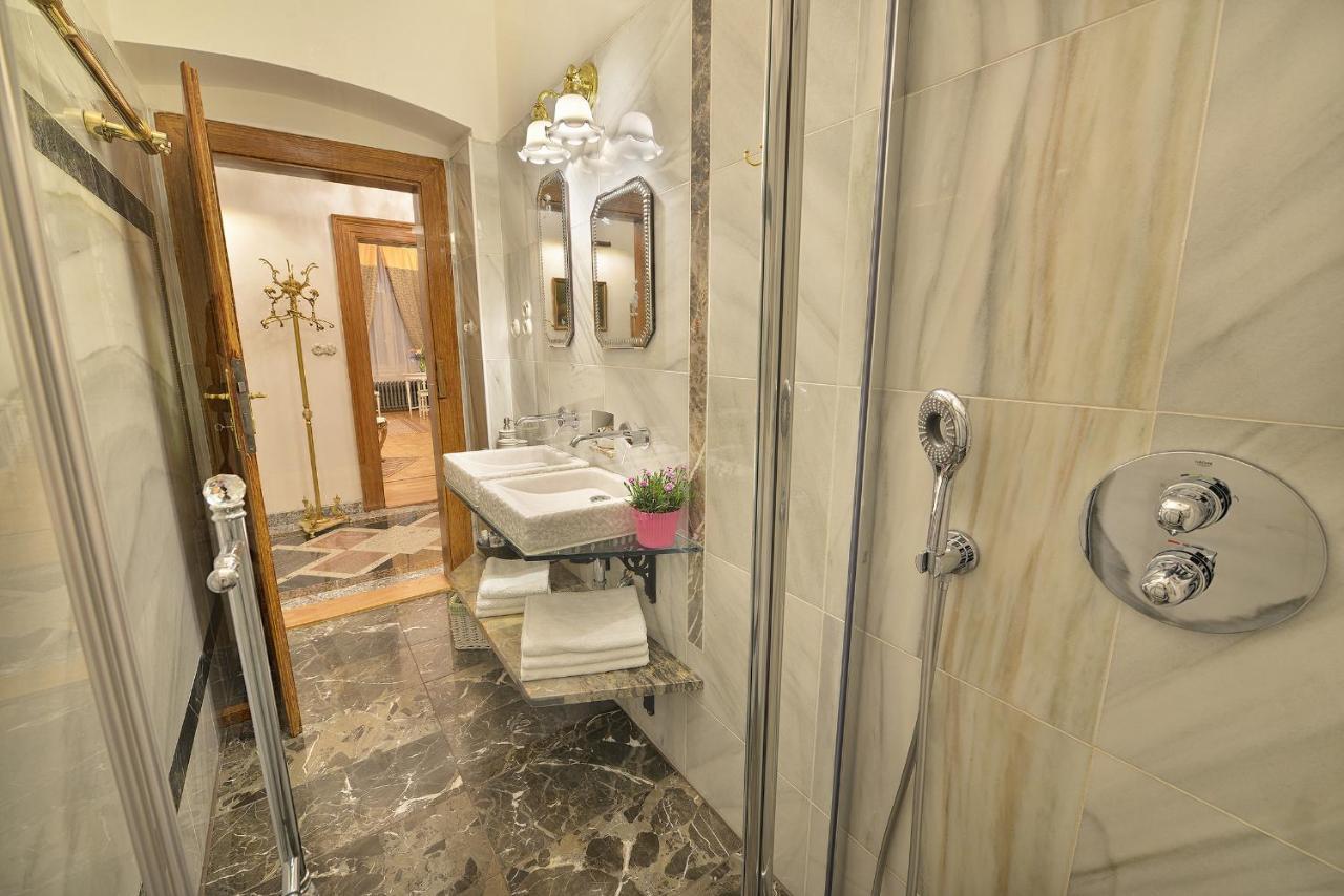 Apartman Dalia Janackovo Nabrezi Prague Luaran gambar