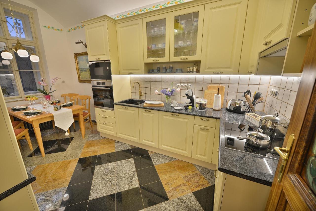 Apartman Dalia Janackovo Nabrezi Prague Luaran gambar