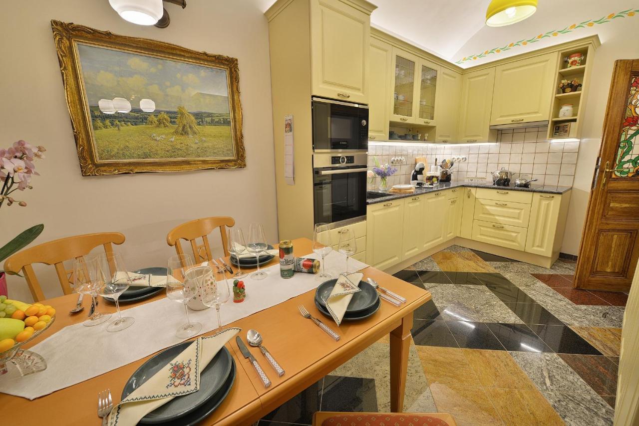 Apartman Dalia Janackovo Nabrezi Prague Luaran gambar