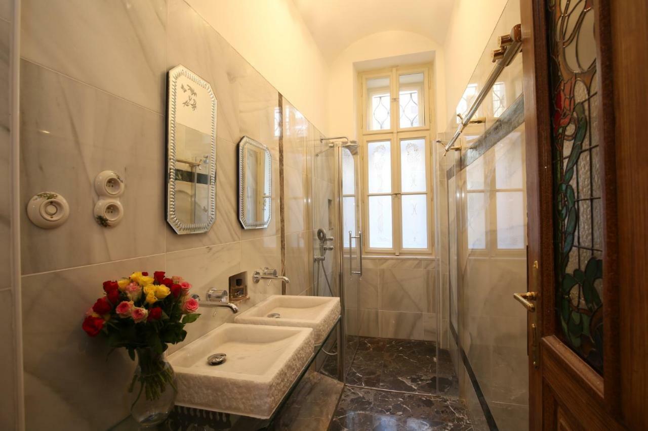 Apartman Dalia Janackovo Nabrezi Prague Luaran gambar